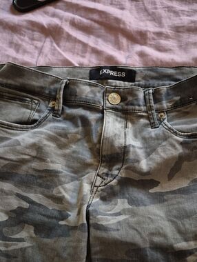Express Women's Gray Camo Skinny Jeans